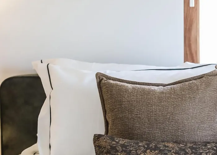 Le Du Haras * פאלן